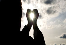 冲浪赛场再起风云：胶东赤兔队爆冷泰山火箭队，新援首秀制胜年轻人站出来了的简单介绍