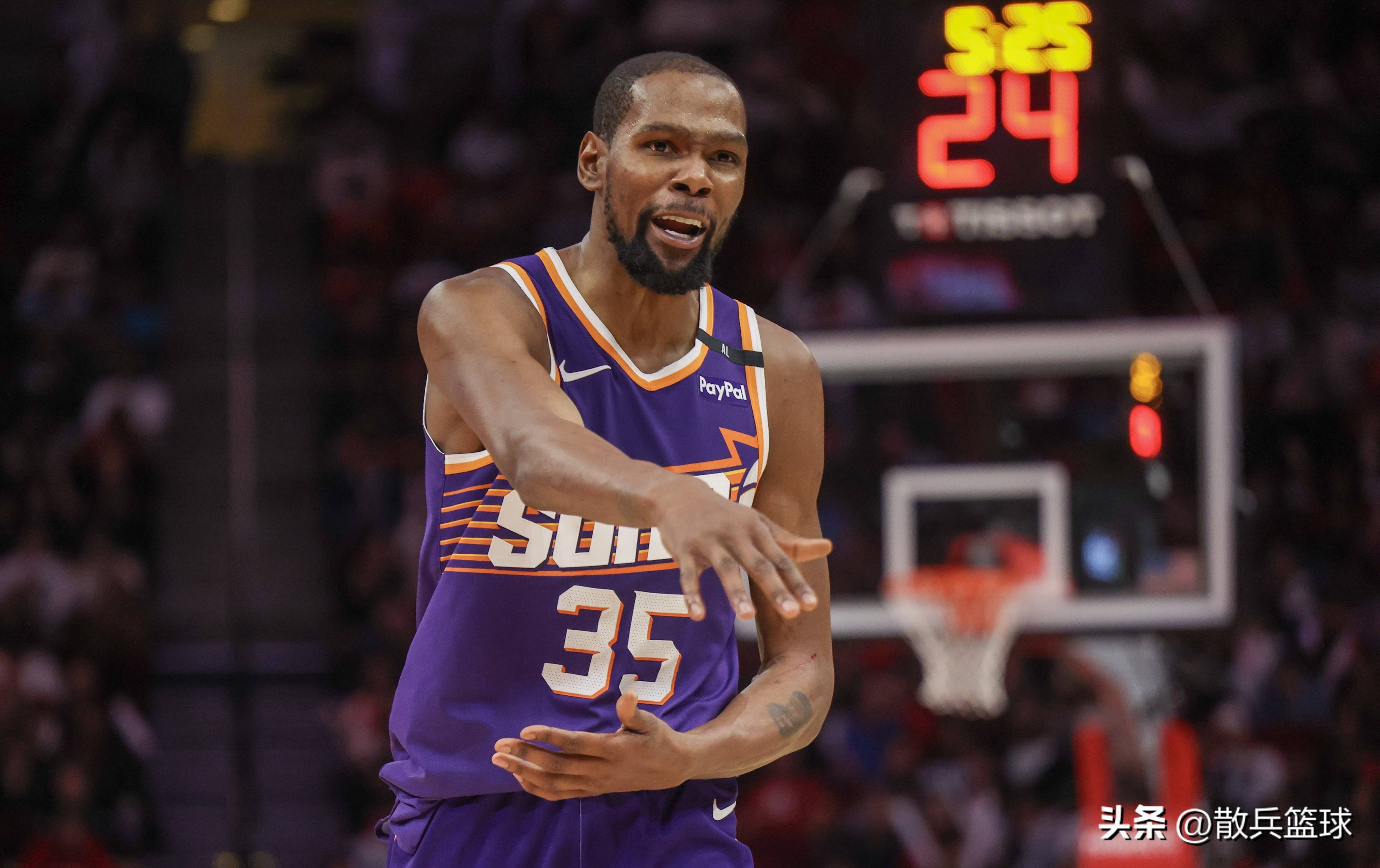 关于杜兰特回归赛场,爆冷首场状态亮眼,公牛观众沸腾!的信息